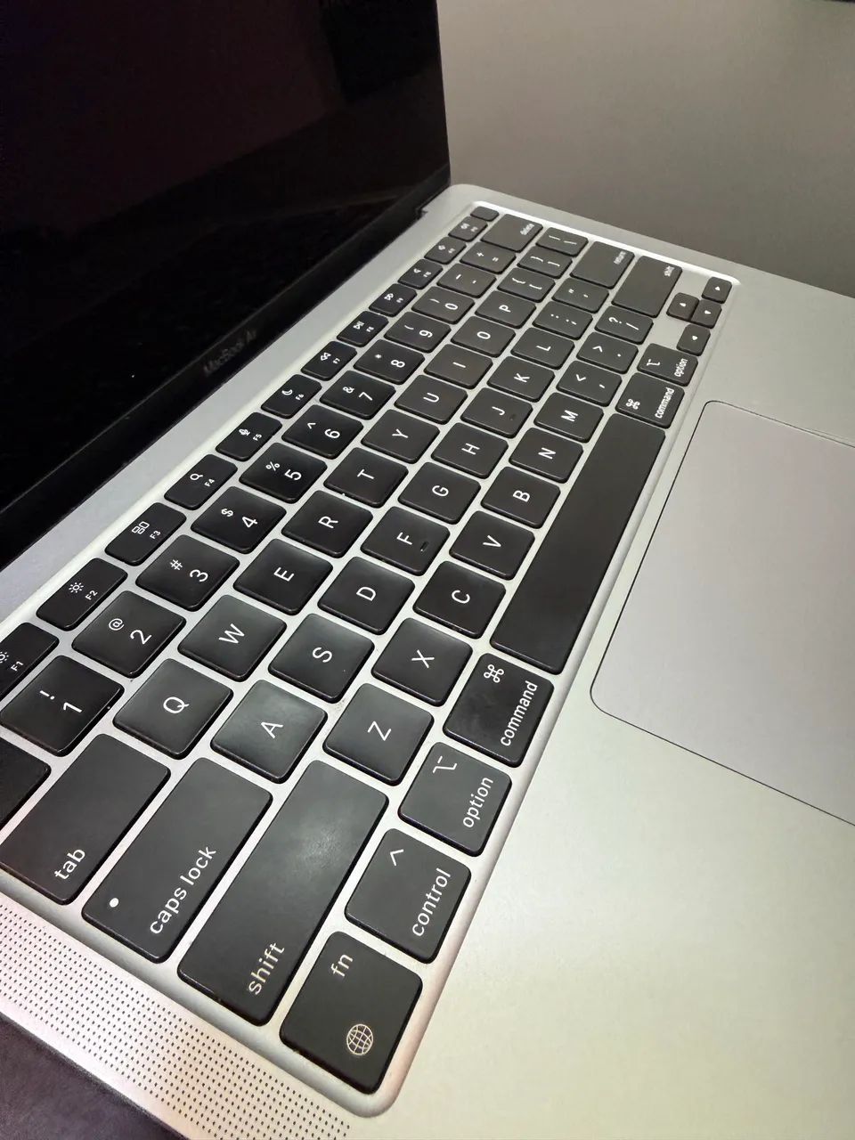 MacBook Air M164312419207937122