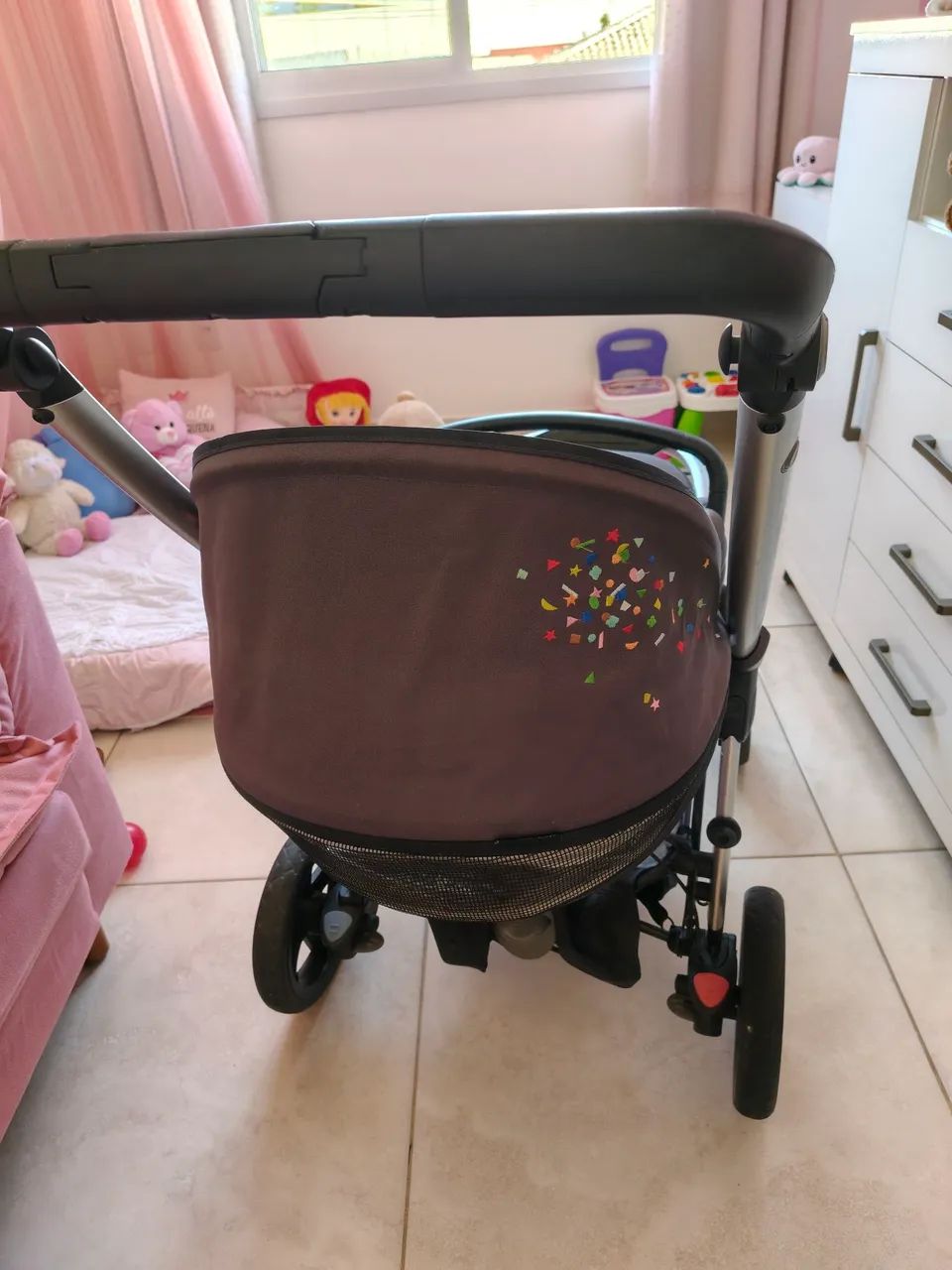 Carrinho da bébéconfort com bebê conforto e base para carro. - Foto 2