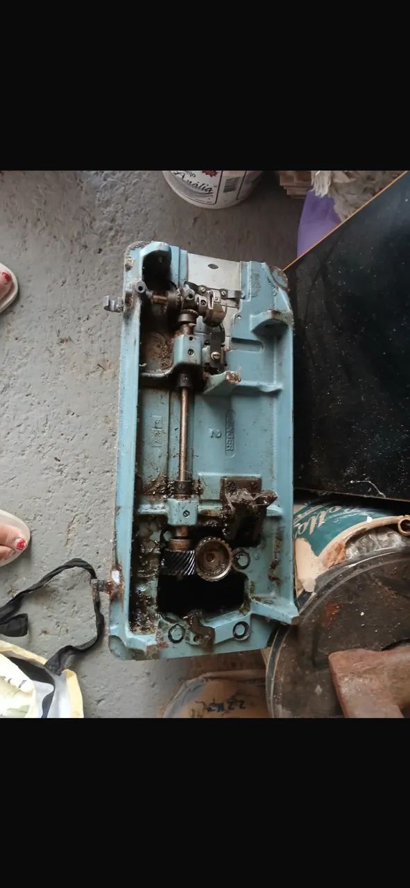 Máquina costura singer relíquia museu sem funcionamento  - Foto 5