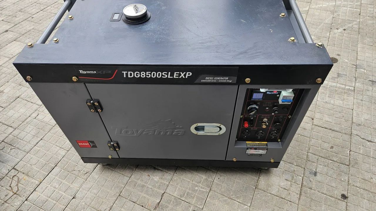 Gerador de energia 8 kva toyama diesel automático ano 2022 poucas horas de uso