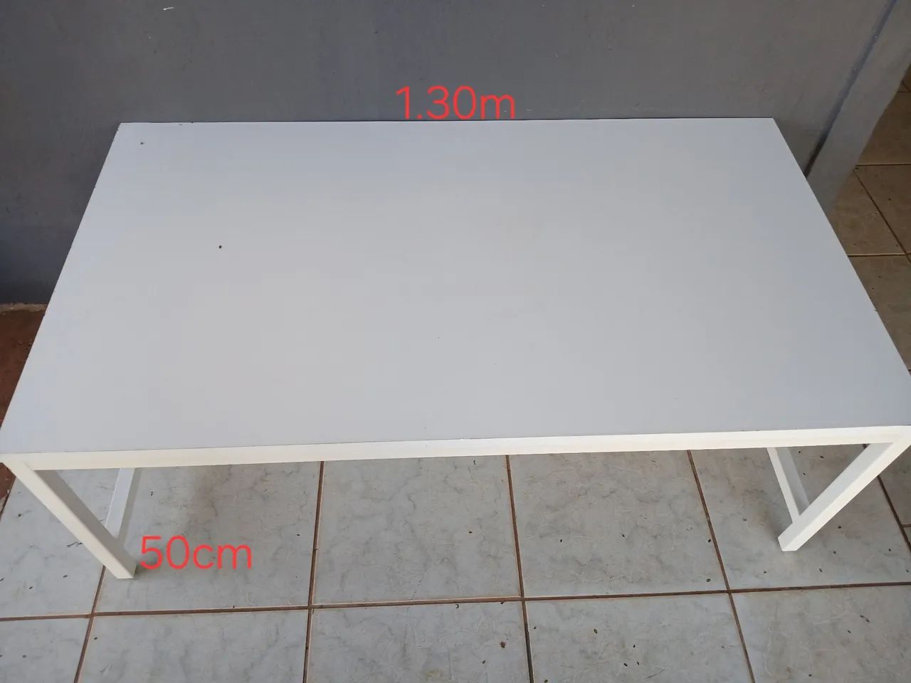 Mesa simples branca 130cmx50cm