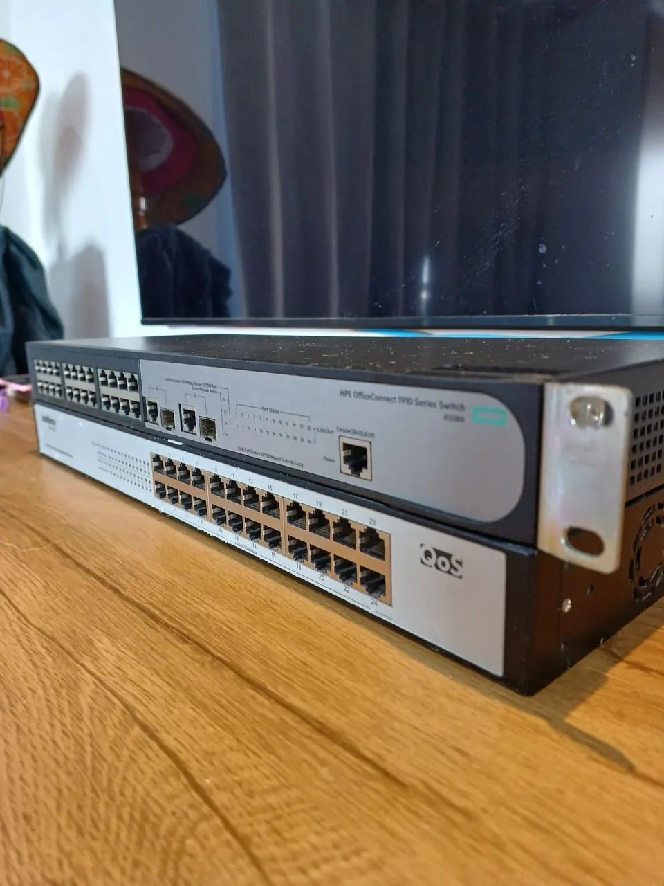 Switch 24 portas. HP,  intelbras. 