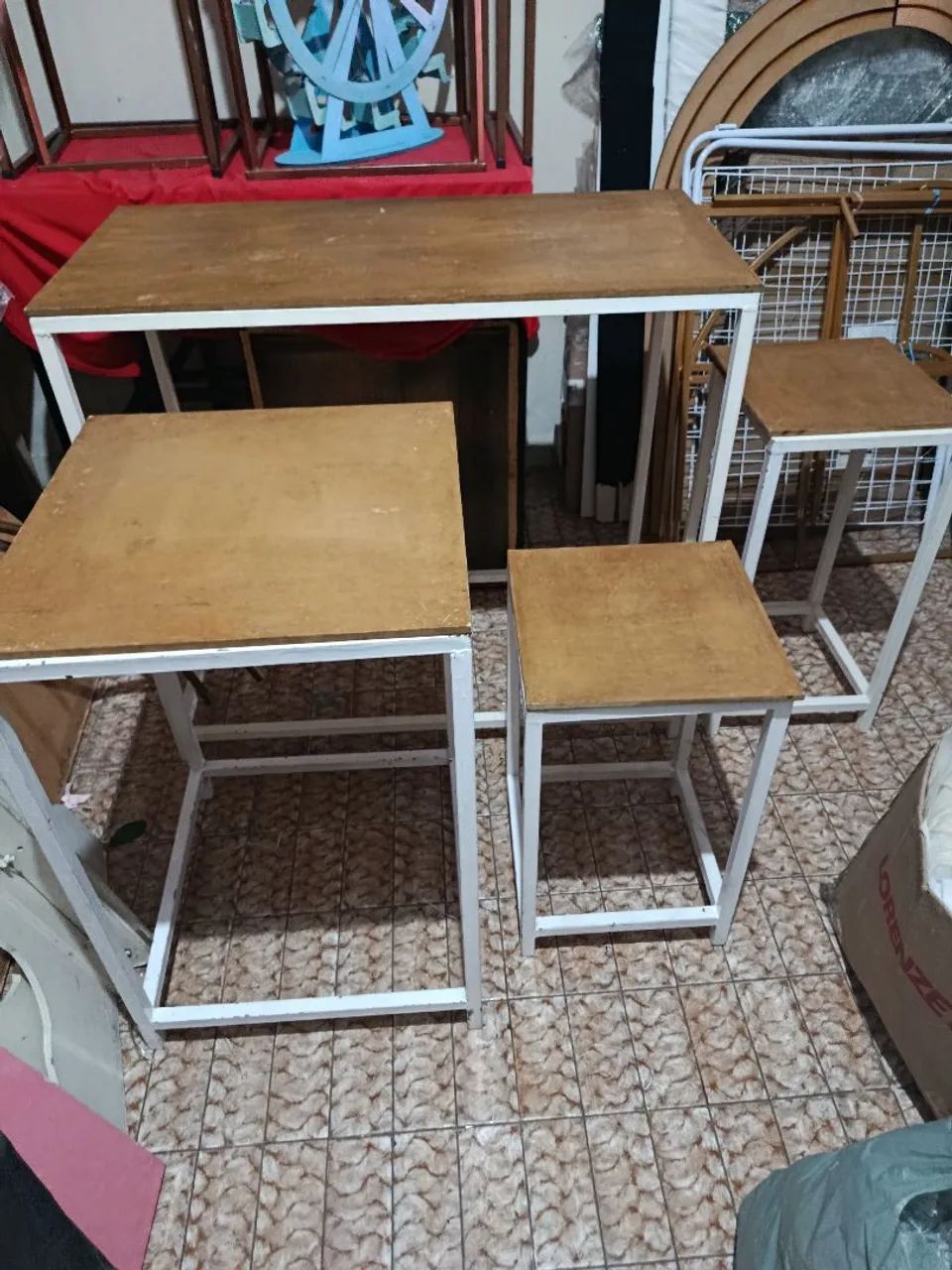 Conjunto de mesas para decoração 