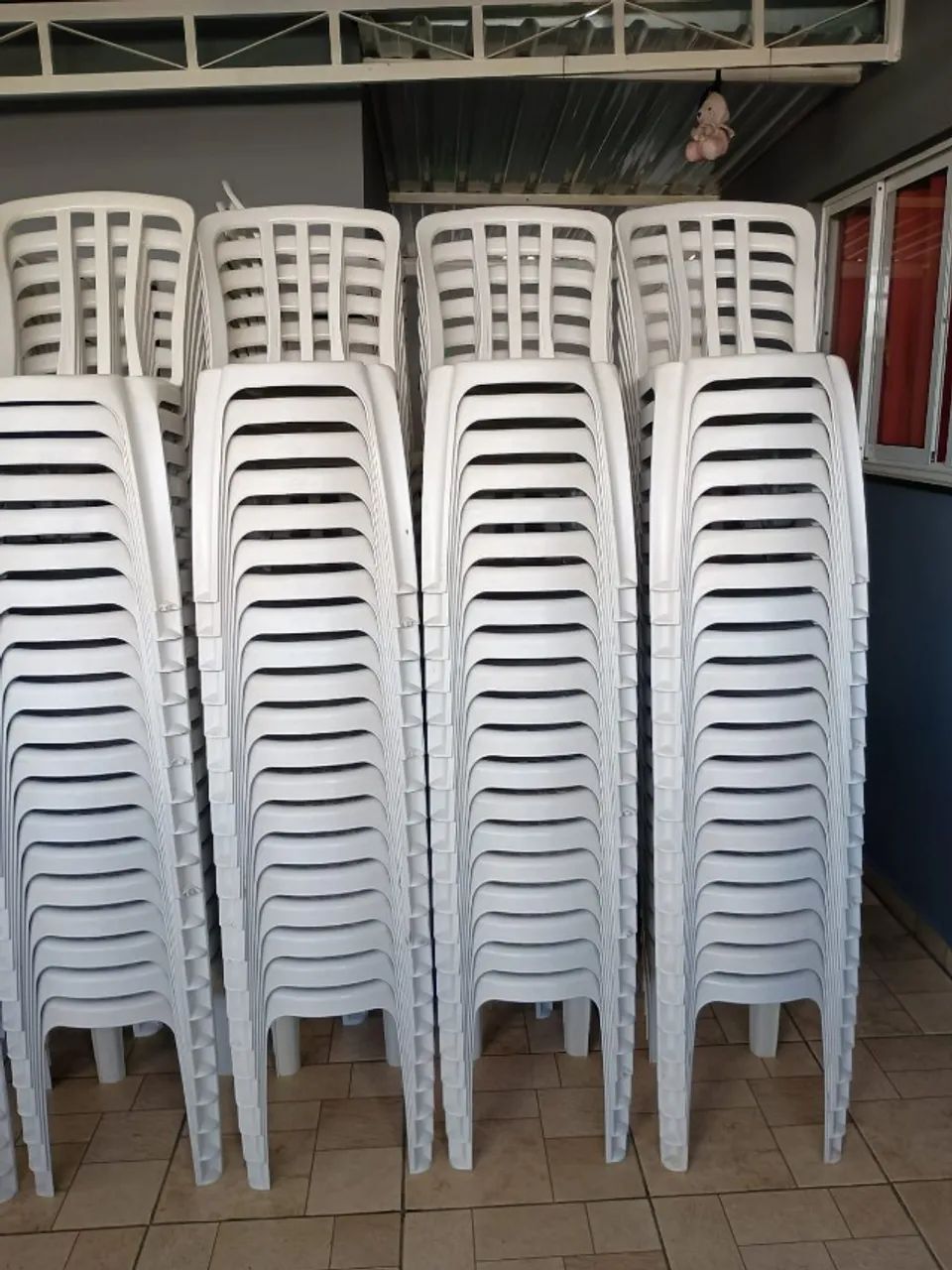 Cadeiras plásticas avulsas  - Foto 2