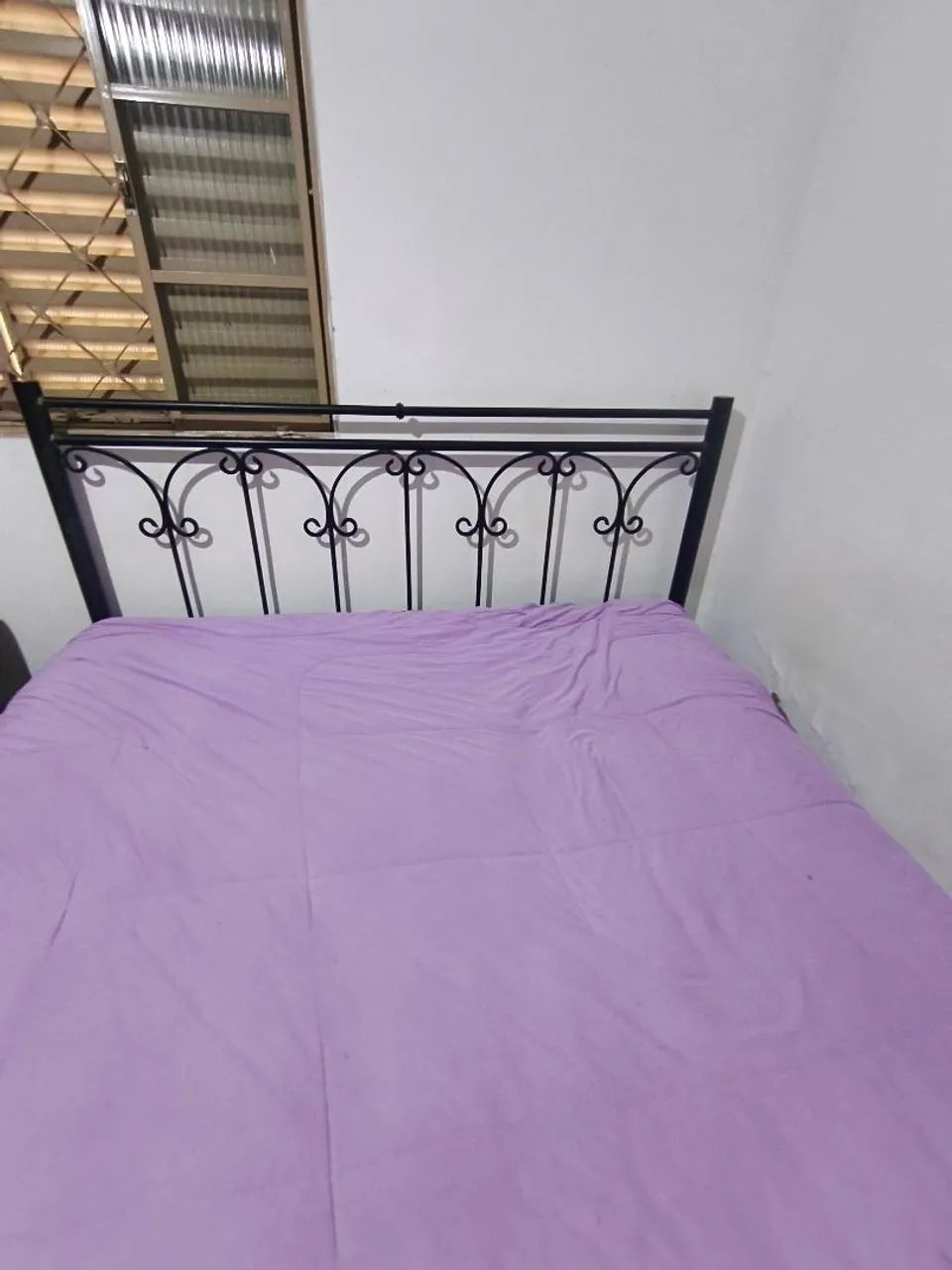 Cama Queen de Ferro com colchão de molas - Foto 2