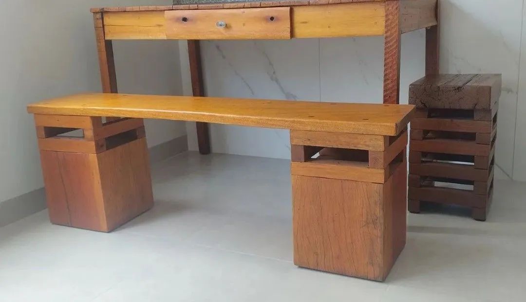 Conjunto Mesa Rústica com Banco + Banqueta De Madeira Maciça  - Foto 4