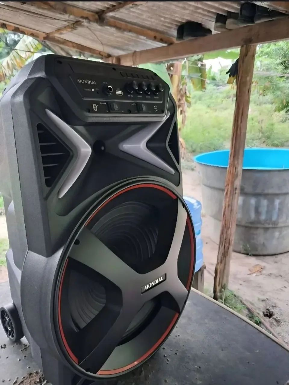vendo essa caixa de som mondial.