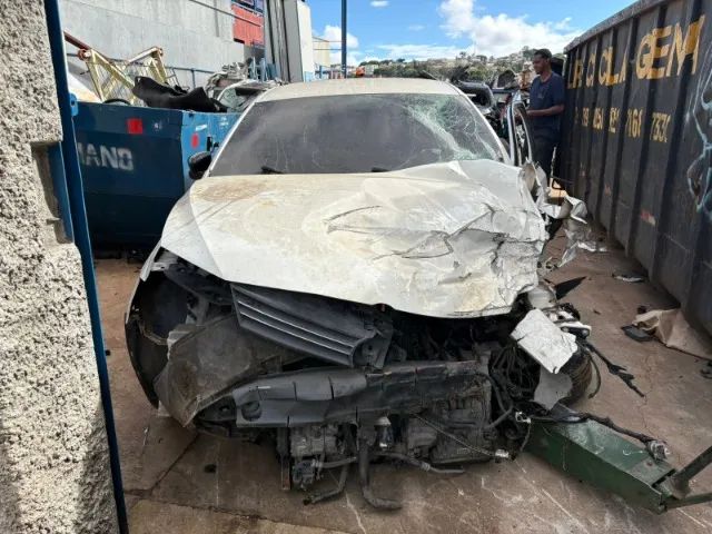  VW JETTA 2.0 2011-2012 - Foto 3