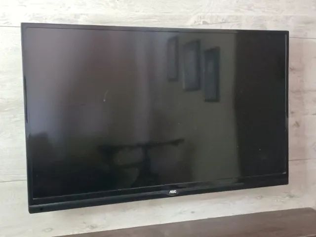 TV AOC com defeito