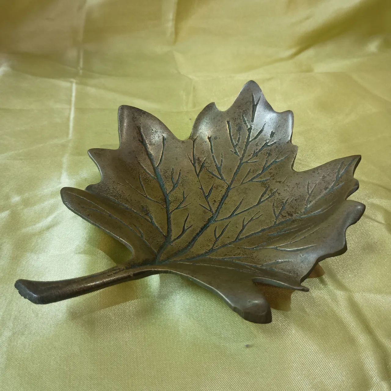 Saboneteira / Cinzeiro de bronze em formato de folha - Foto 2
