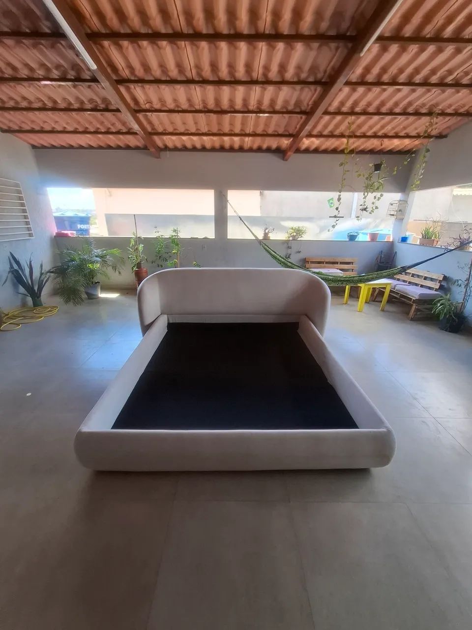 Vendo cama super King planejada,está sem o colchão. - Foto 4