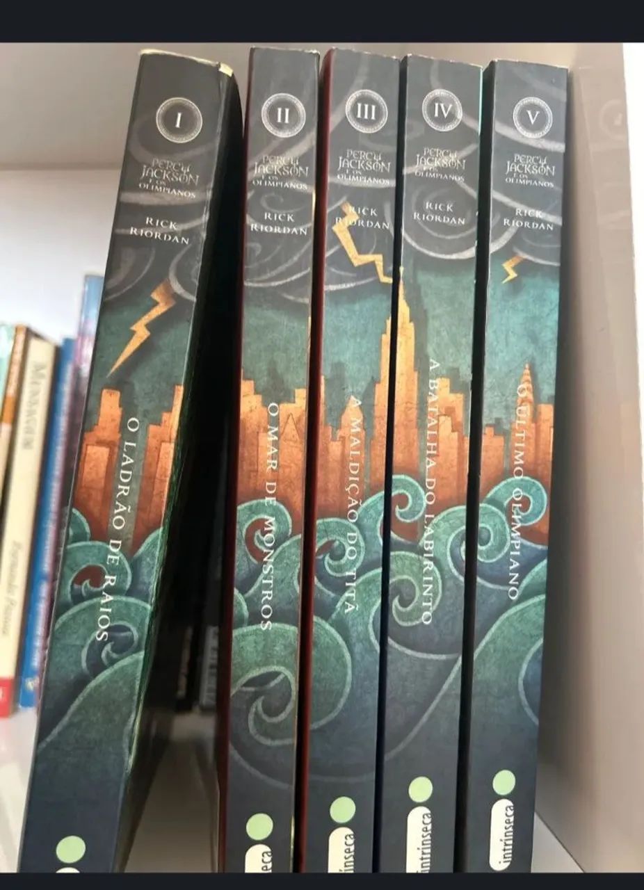 Coleção Percy Jackson Volume 1,2,3,4,5.