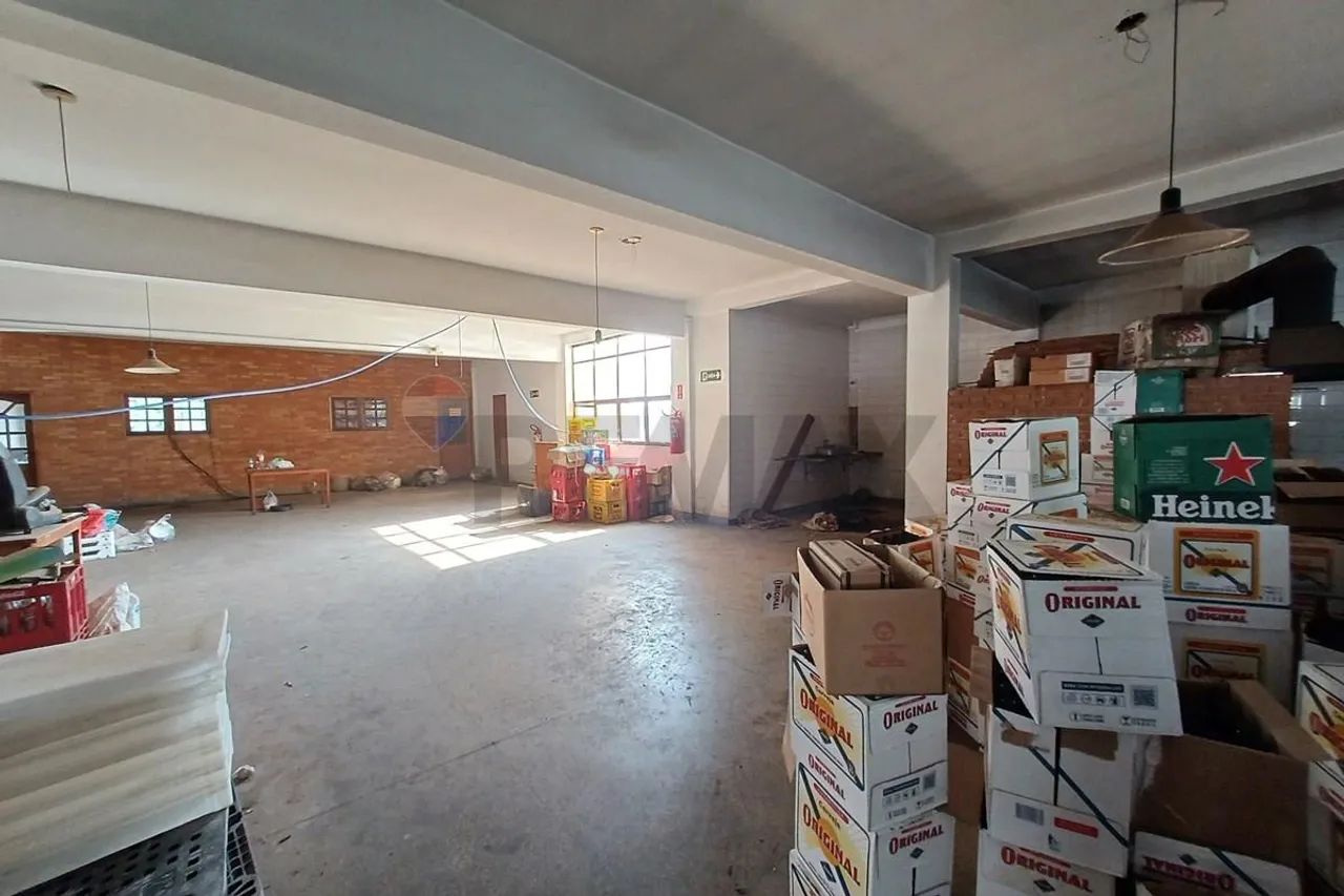 RE/MAX ALUGA | Sala 1 - Amplo Espaço Comercial de 650 m² em Barão Geraldo  Campinas