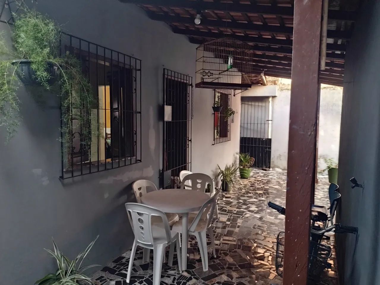 VENDE-SE CASA COM PONTO COMERCIAL  - Foto 3