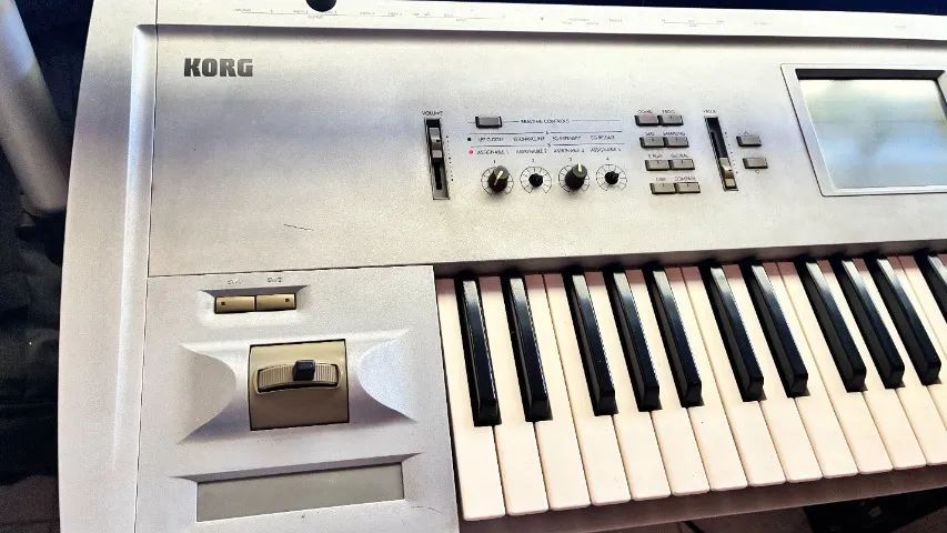 Korg Triton - perfeito funcionamento - Foto 2