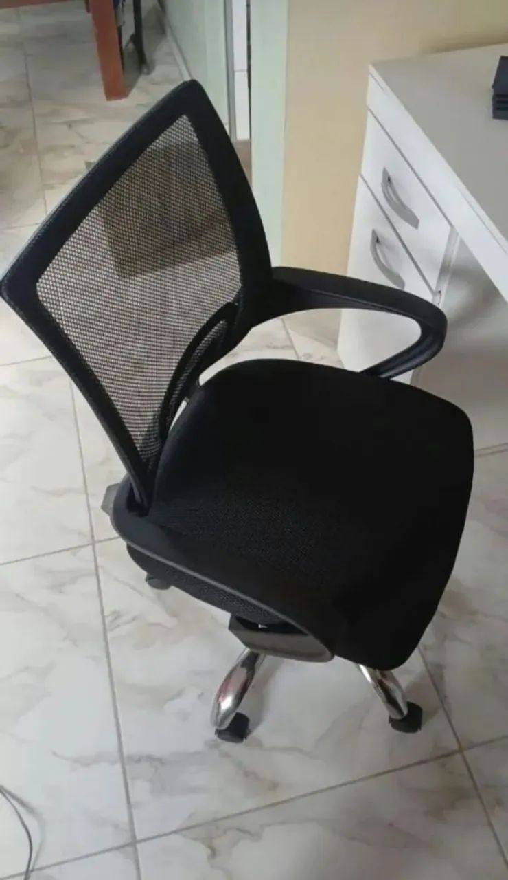 Escrivaninha com cadeira ajustável  - Foto 3