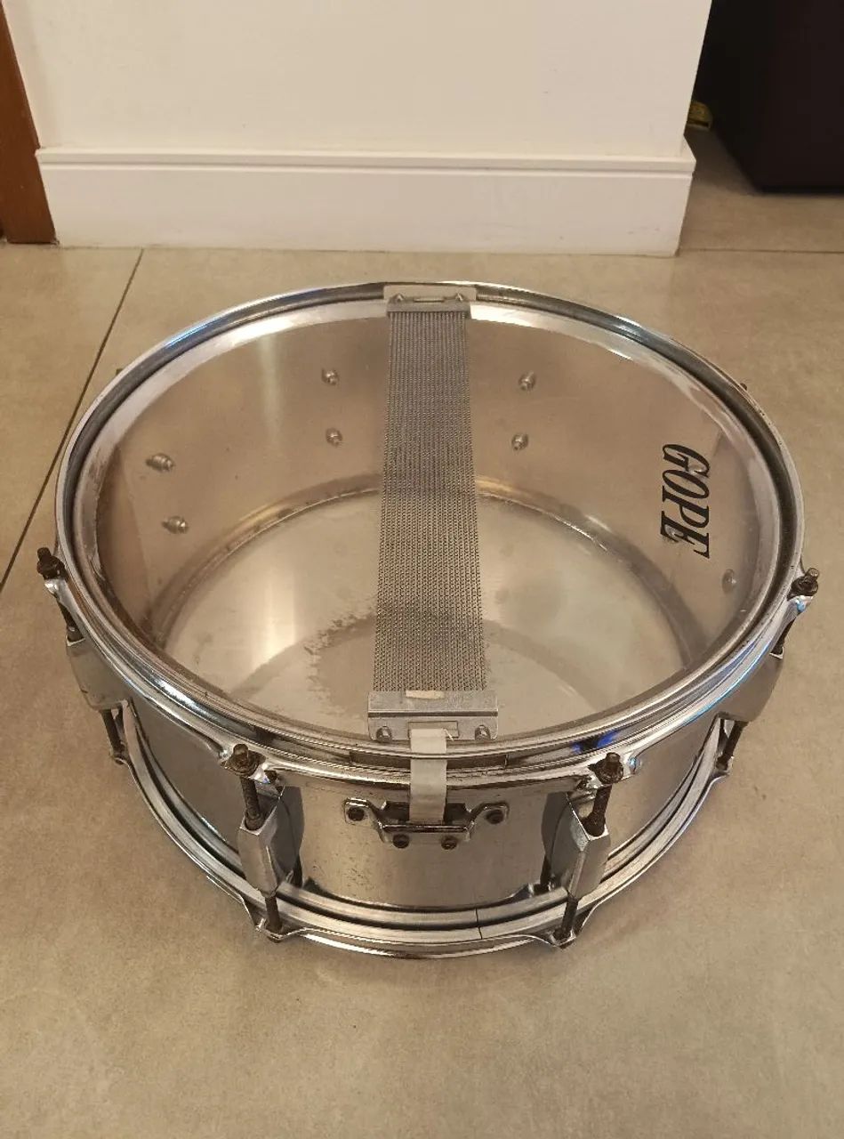 Caixa de bateria Pearl Forum 14x6,5, anos 90, excelentes condições