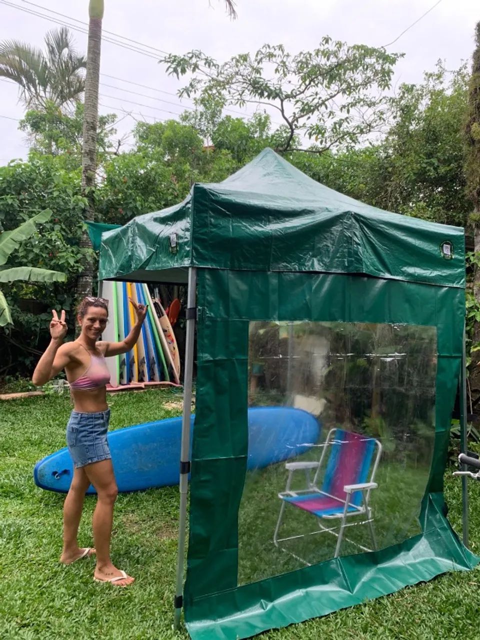Tenda piramidal 2x2 verde com 3 fechamentos laterais transparente 