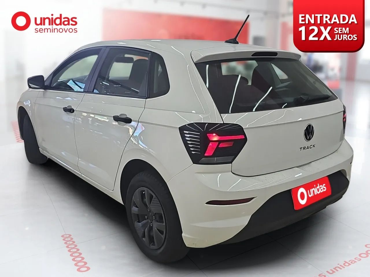 Volkswagen Polo Track 1.0 Flex 12V 5p, foto 7 de 16
