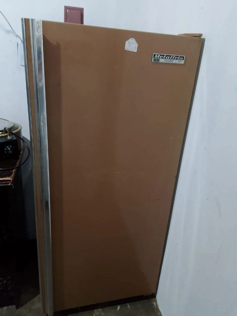 Vendo freezer marrom