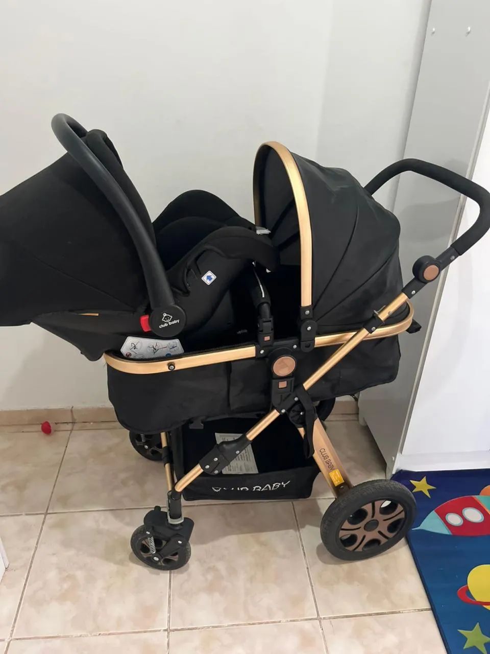 Carrinho de bebê + bebê conforto+ brindes  - Foto 3