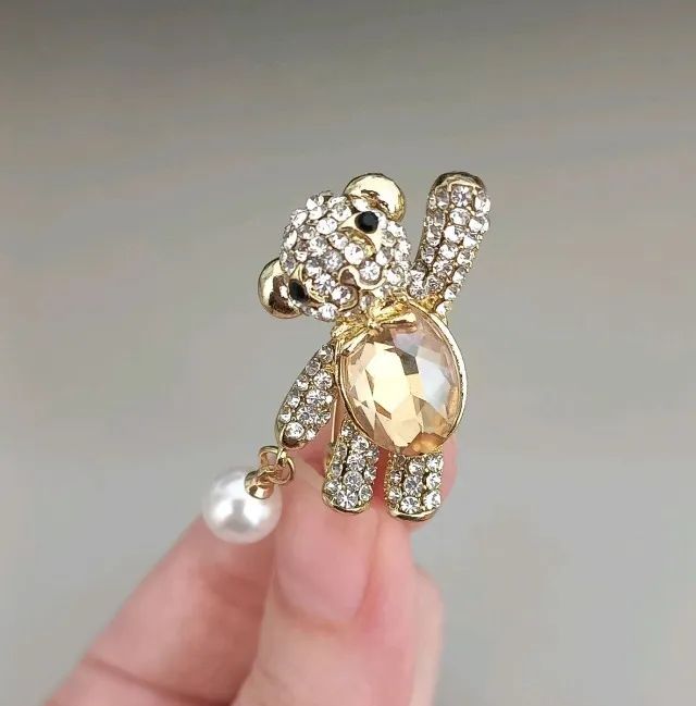 Broche Fofo de Urso Strass e Pingente de Pérola (novo)