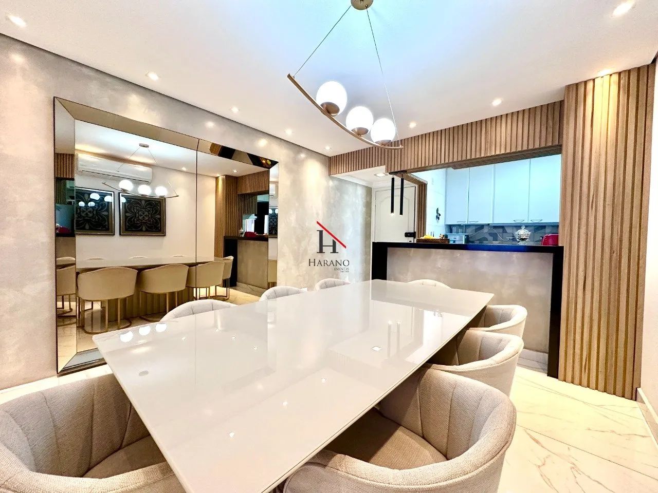Apartamento mobiliado no Centro: 3 Quartos, Suíte e 2 vagas de garagem