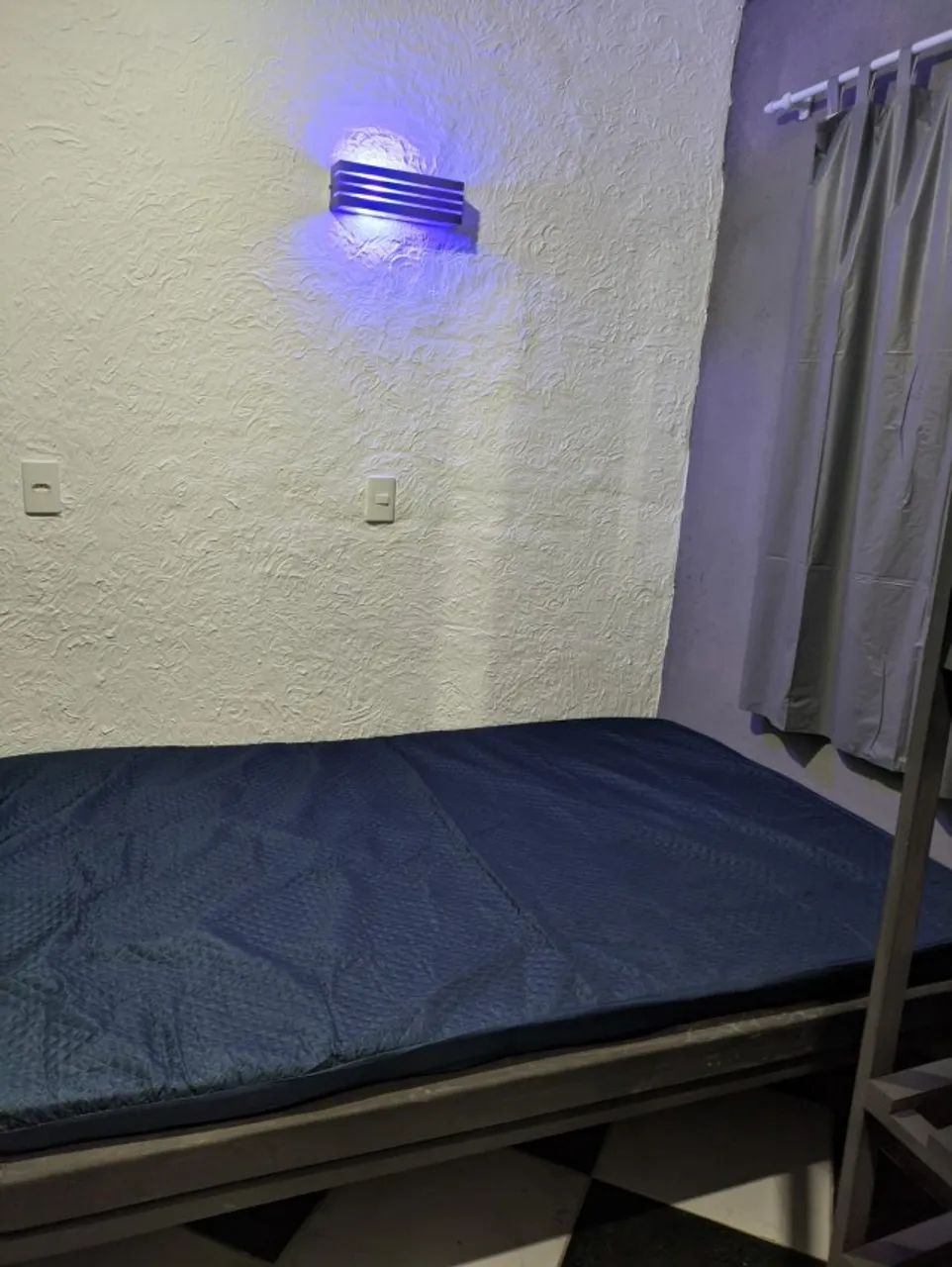 Alugo kitnet mobiliada, até 2 pessoas. - Foto 5