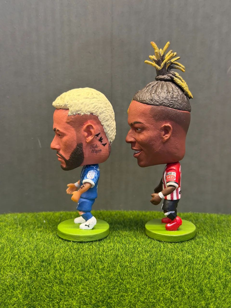 Mini Craques Neymar e Niko Willians (Repintura) - Foto 2