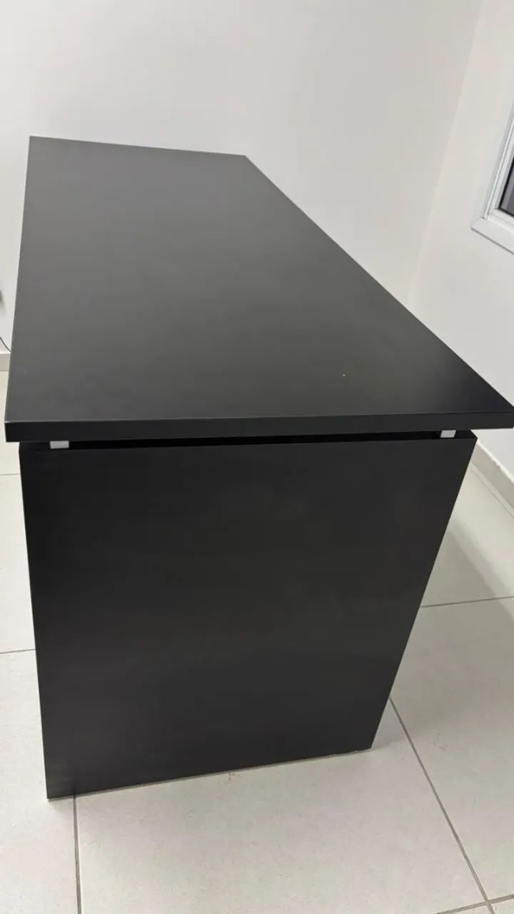 Mesa escritório com 2 gavetas e chave - Foto 4
