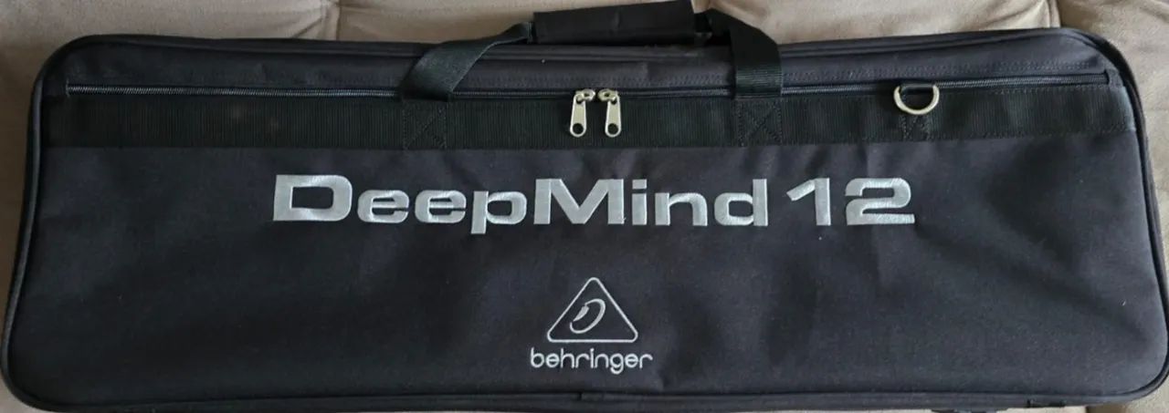 Teclado Sintetizador DEEPMIND 12 da Behringer com BOLSA DE TRANSPORTE DO DEEPMIND 12 - Foto 2
