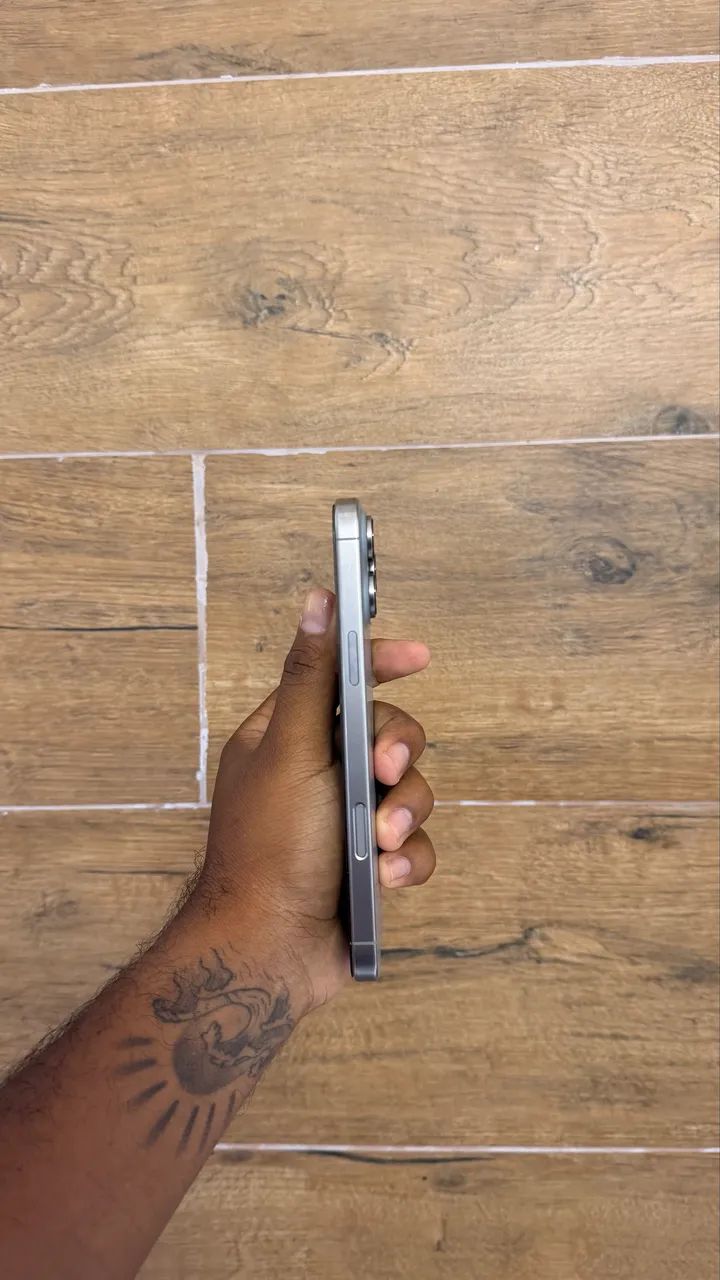 IPHONE 16 PRO MAX - Foto 4