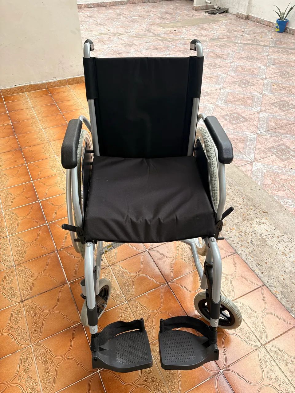 Cadeira de rodas DELLAMED - Foto 2
