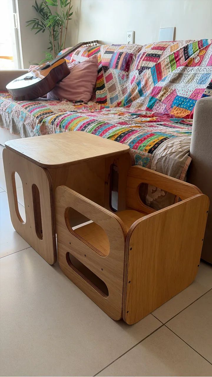 Mesa e cadeira montessori