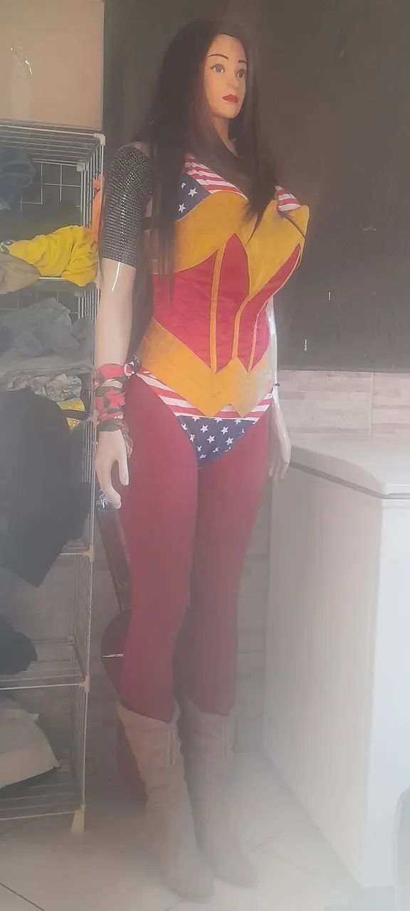 Mulher Maravilha Tamanho Real Fitnes