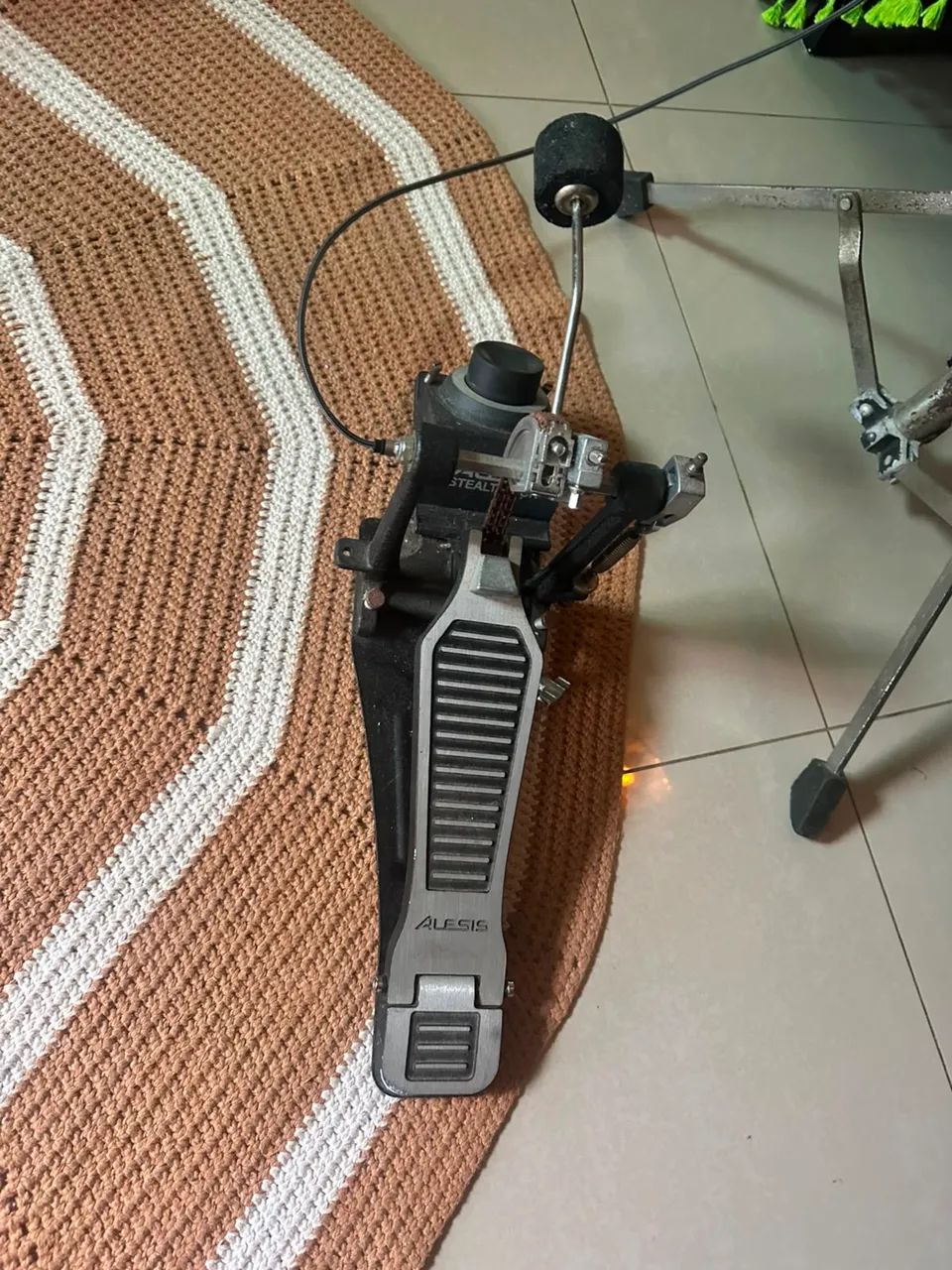 Samplepad 4 ALESSIS com cartão SD + pedal Kick eletrônico  Pretendo - Foto 4
