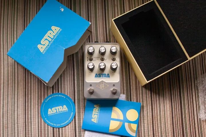 Universal Audio Uafx Pedals Astra Modulation Machine