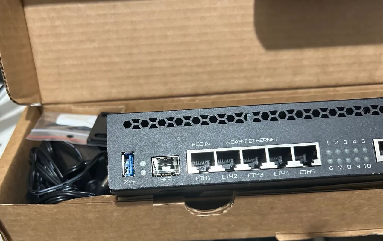 Vendo Mikrotik RB 3011