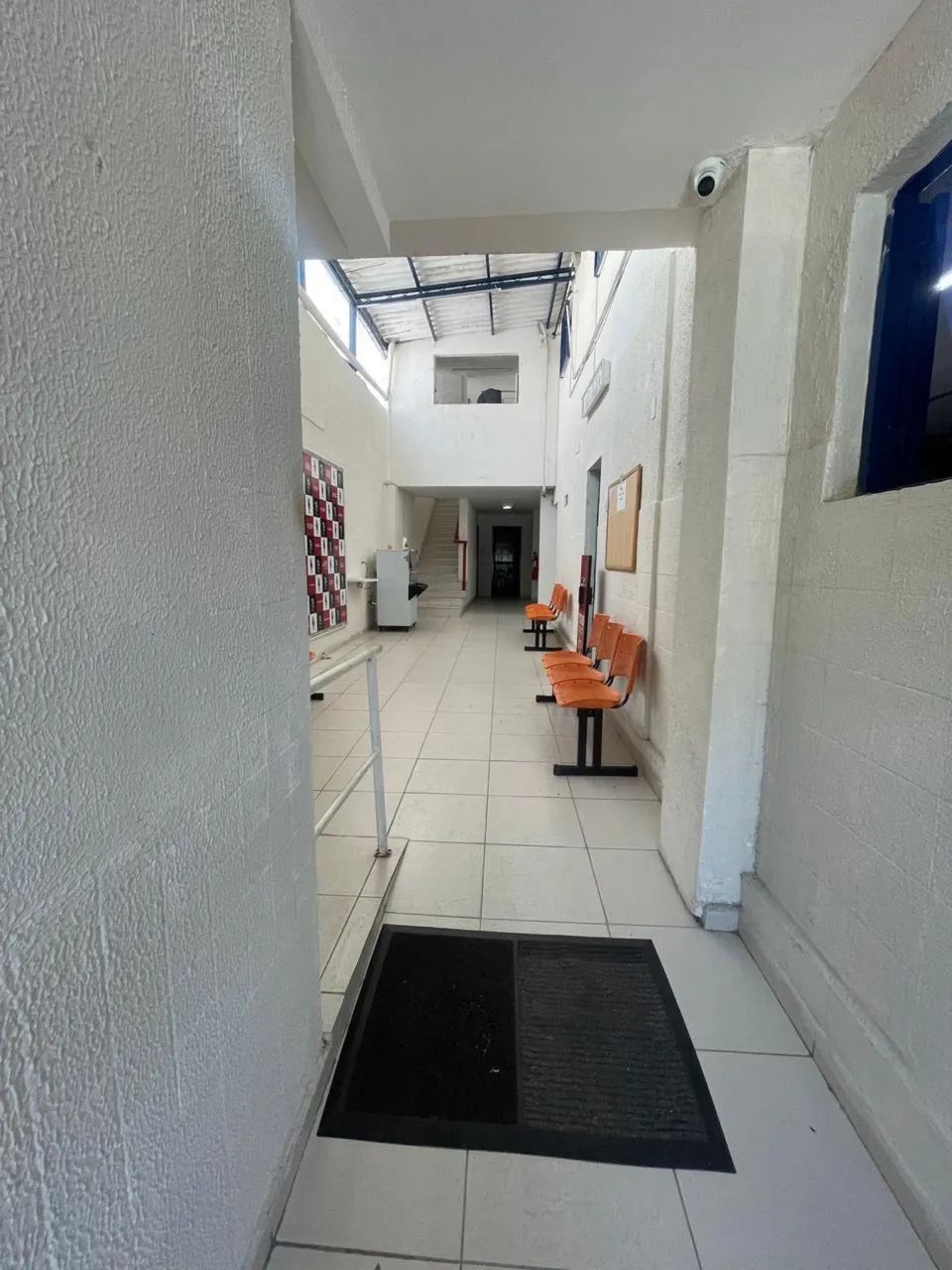 ALUGA-SE PRÉDIO COMERCIAL - IDEAL PARA ESCOLAS E EMPREENDIMENTOS EDUCACIONAIS - Foto 2