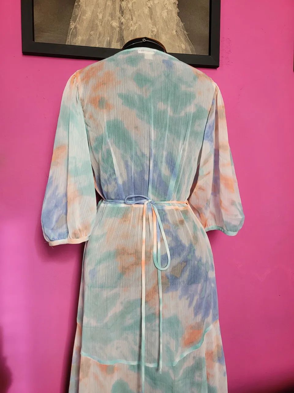 vestido transparente e transpassado calvin klein tie dye  - Foto 3