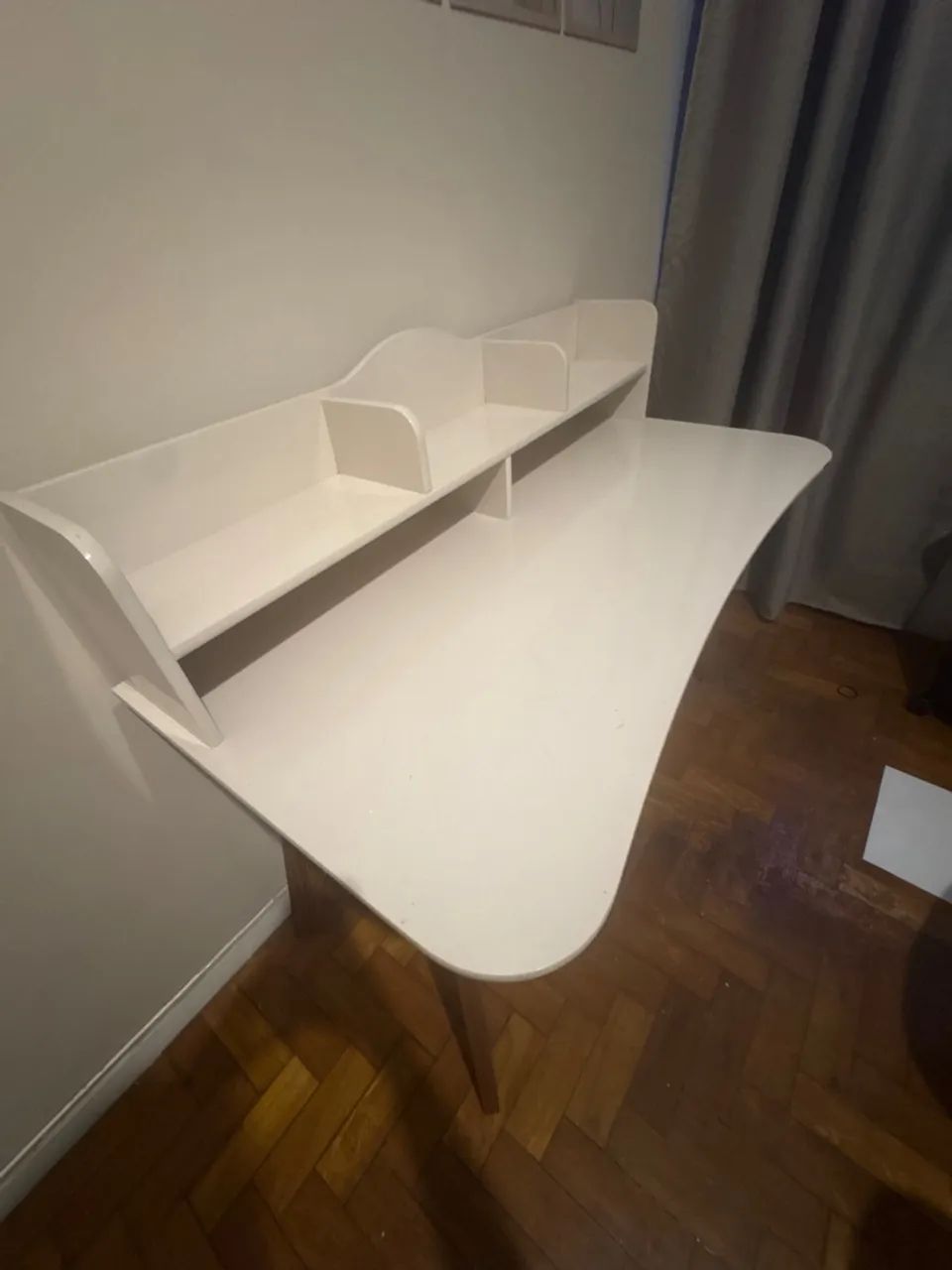 Mesa de Madeira Nova Recém Comprada