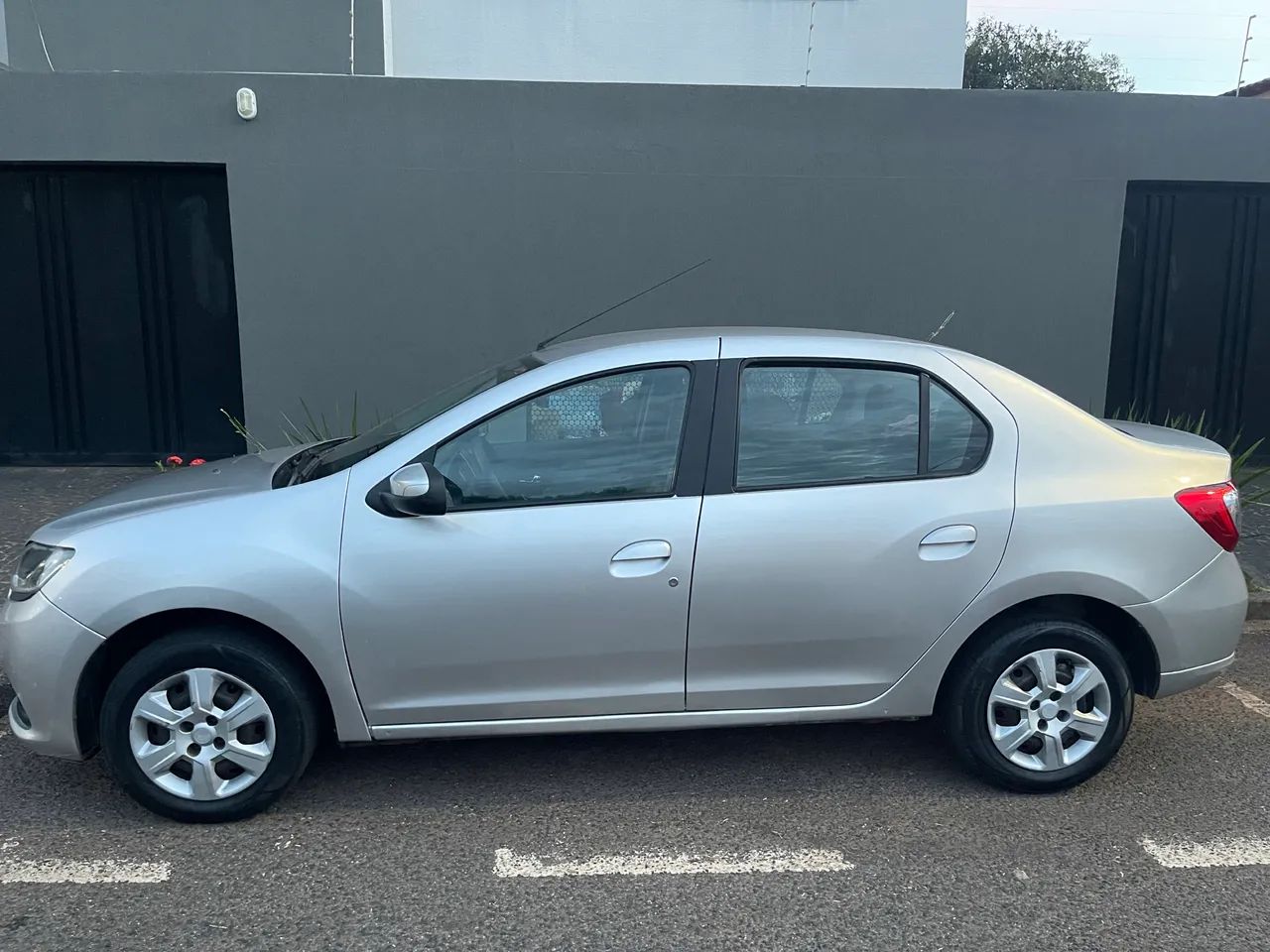 Renault Logan Expression Hi-flex 1.6 8V 4P 2016