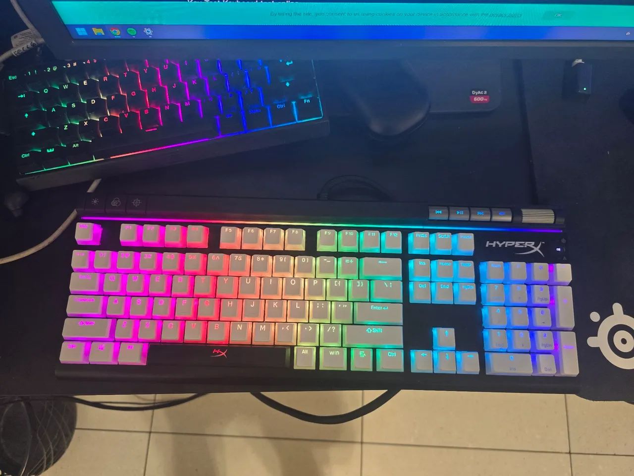 Teclado Gamer HyperX Alloy Elite RGB Keys Pudding
