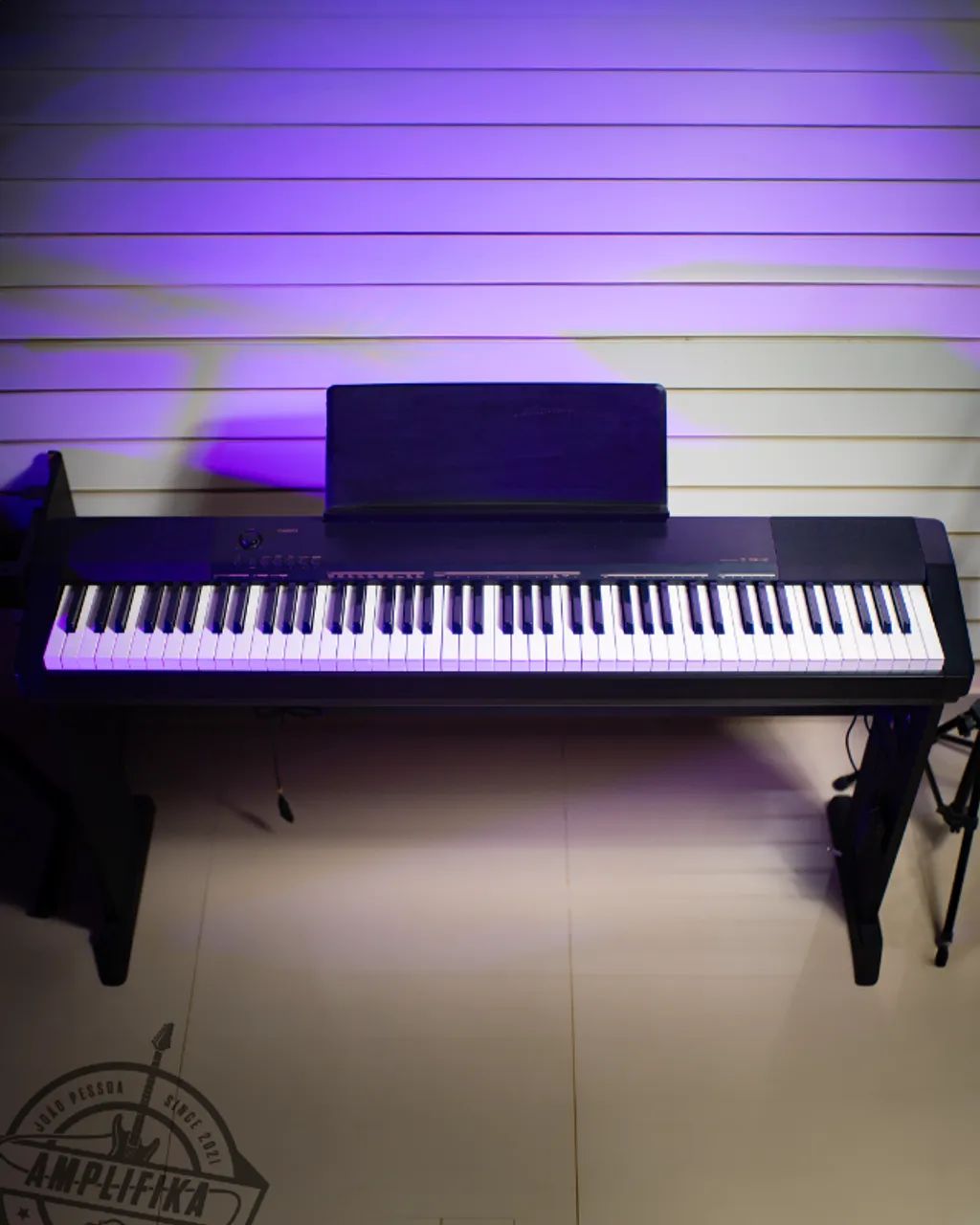 Piano Digital Casio CDP-130 + Móvel