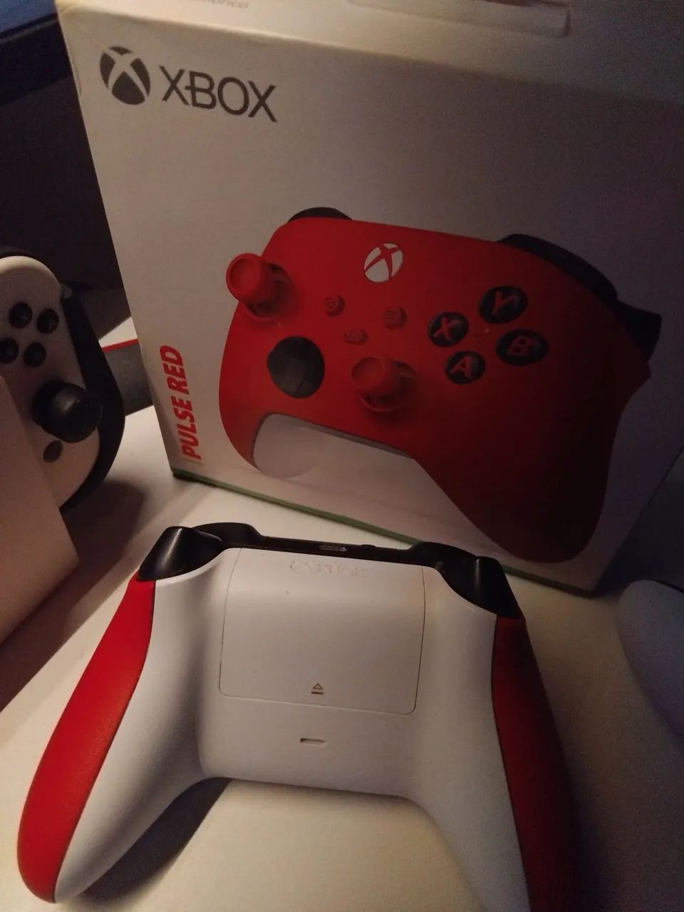 Controle Xbox Pulse Red versão Series, acompanha caixa - Foto 2