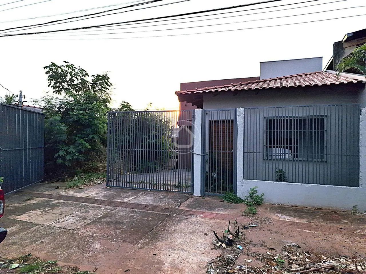 BARRACÃO COM SALAS E ÓTIMA LOCALIZAÇÃO - Foto 2