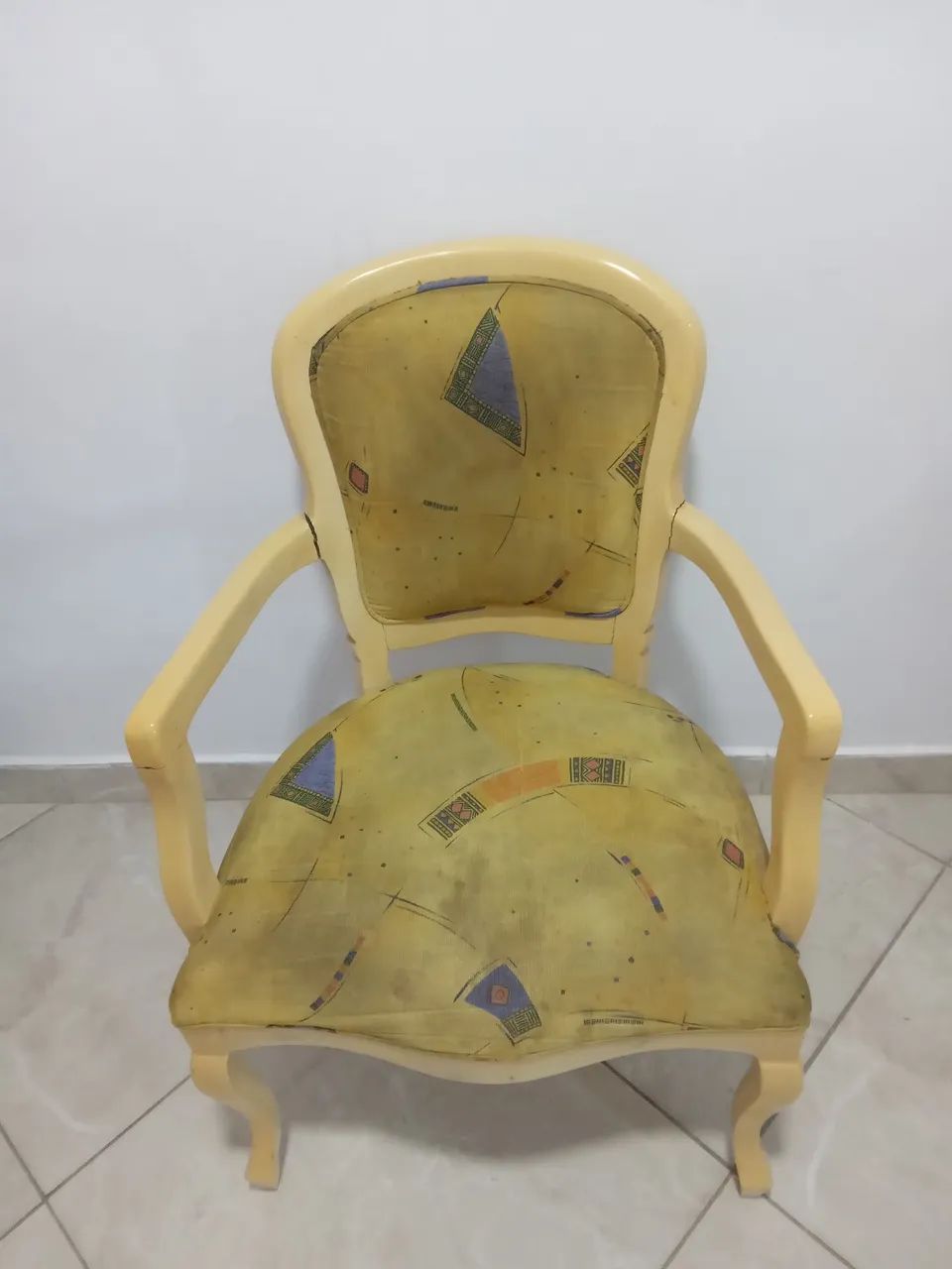 Vendo cadeira de madeira 