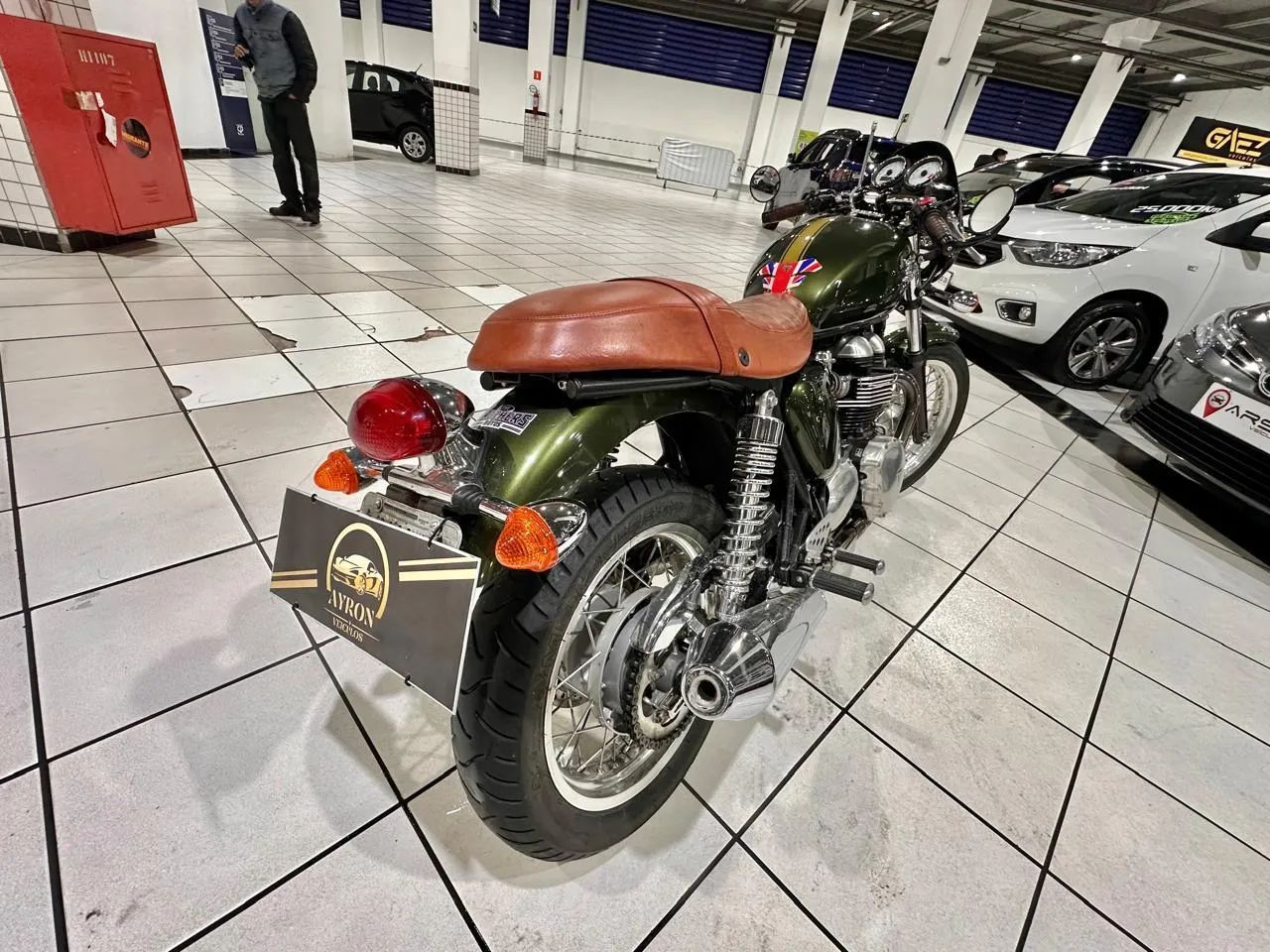 TRIUMPH THRUXTON  - Foto 3