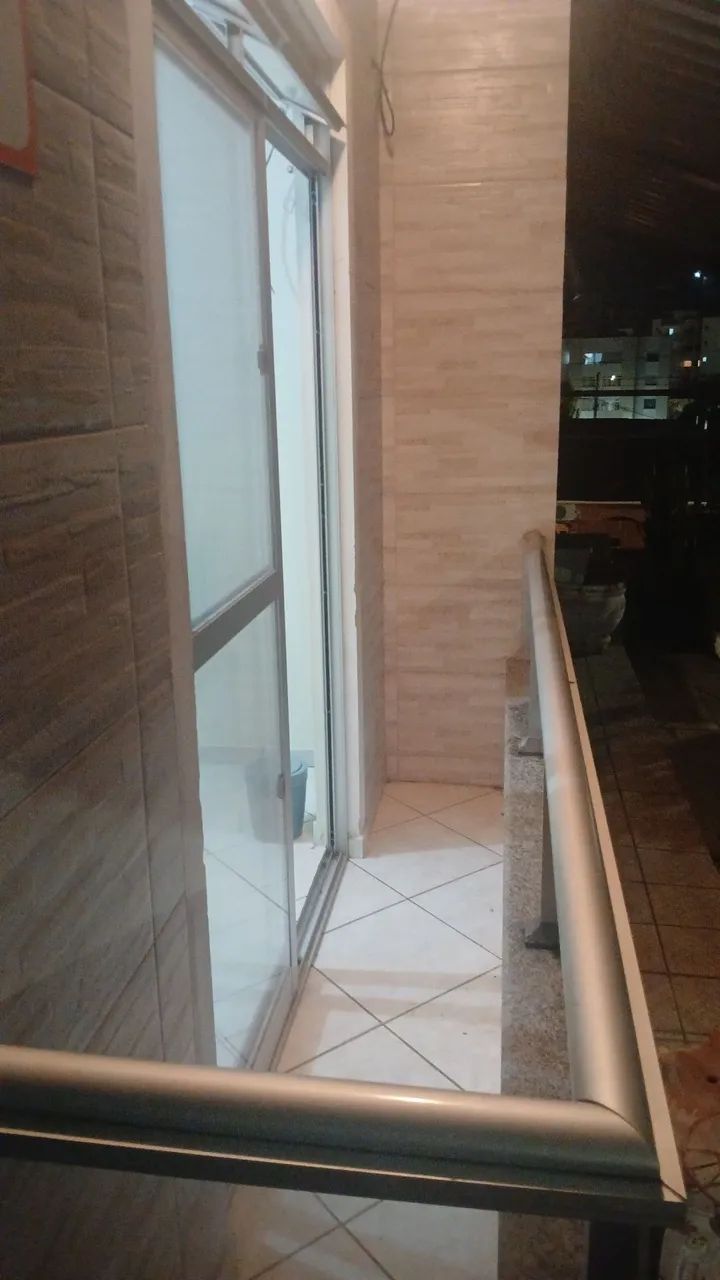 Alugo kitinete Capoeiras