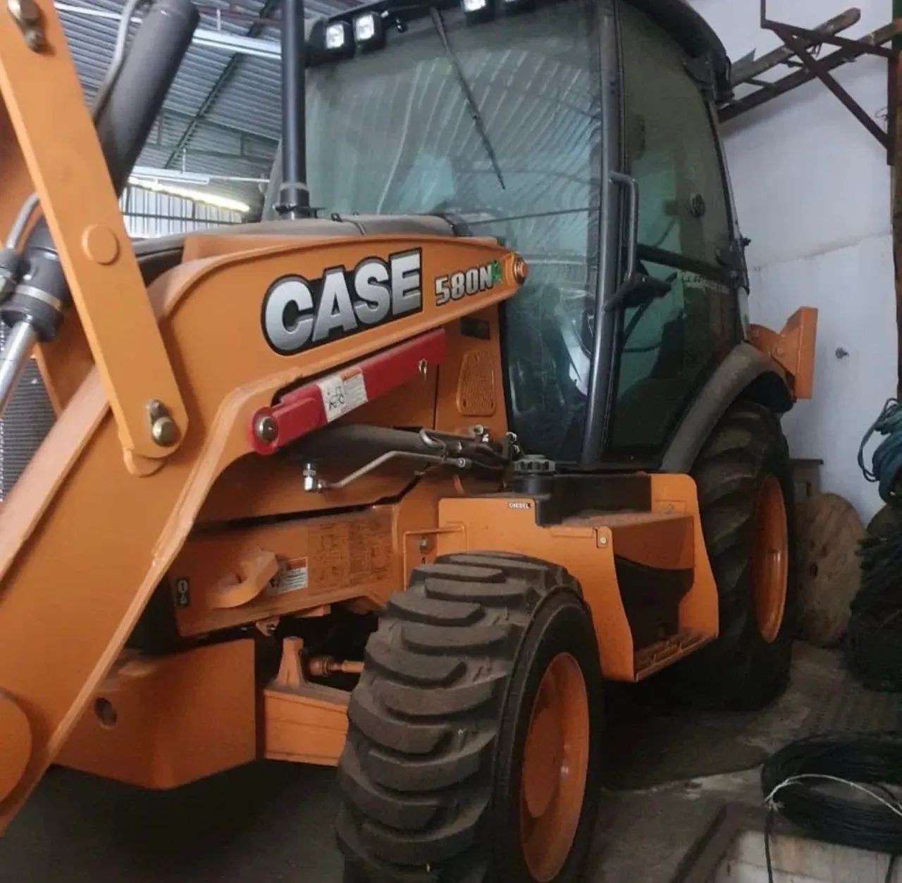 Retroescavadeira Case 580N 2014/14 - Parcele aqui 